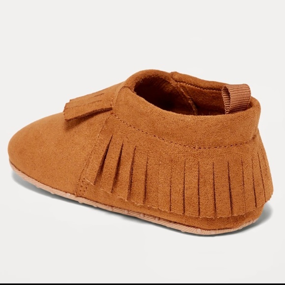 OLD NAVY unisex faux suede caramel baby moccasin booties SIZE 18-24M NWT - Picture 3 of 6